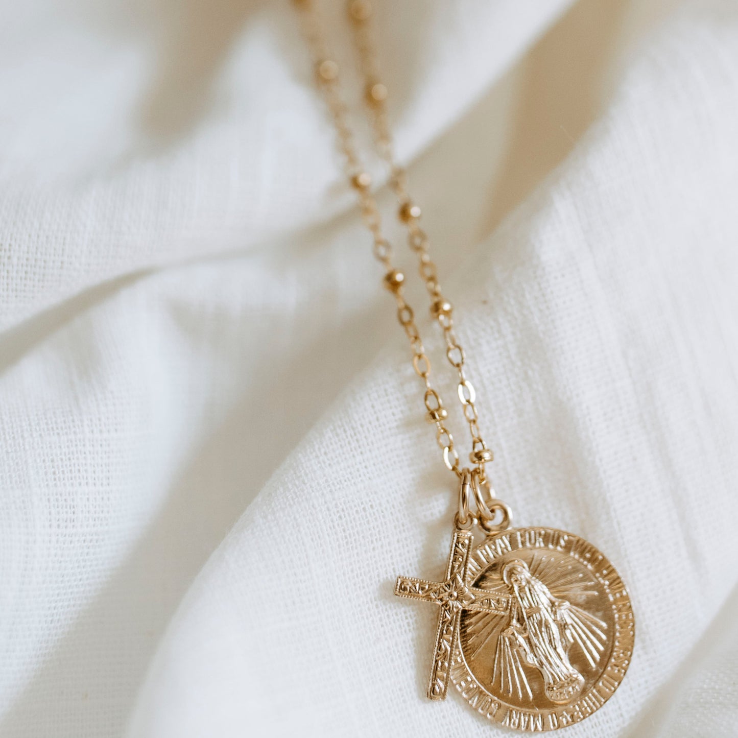 dainty cross necklaces