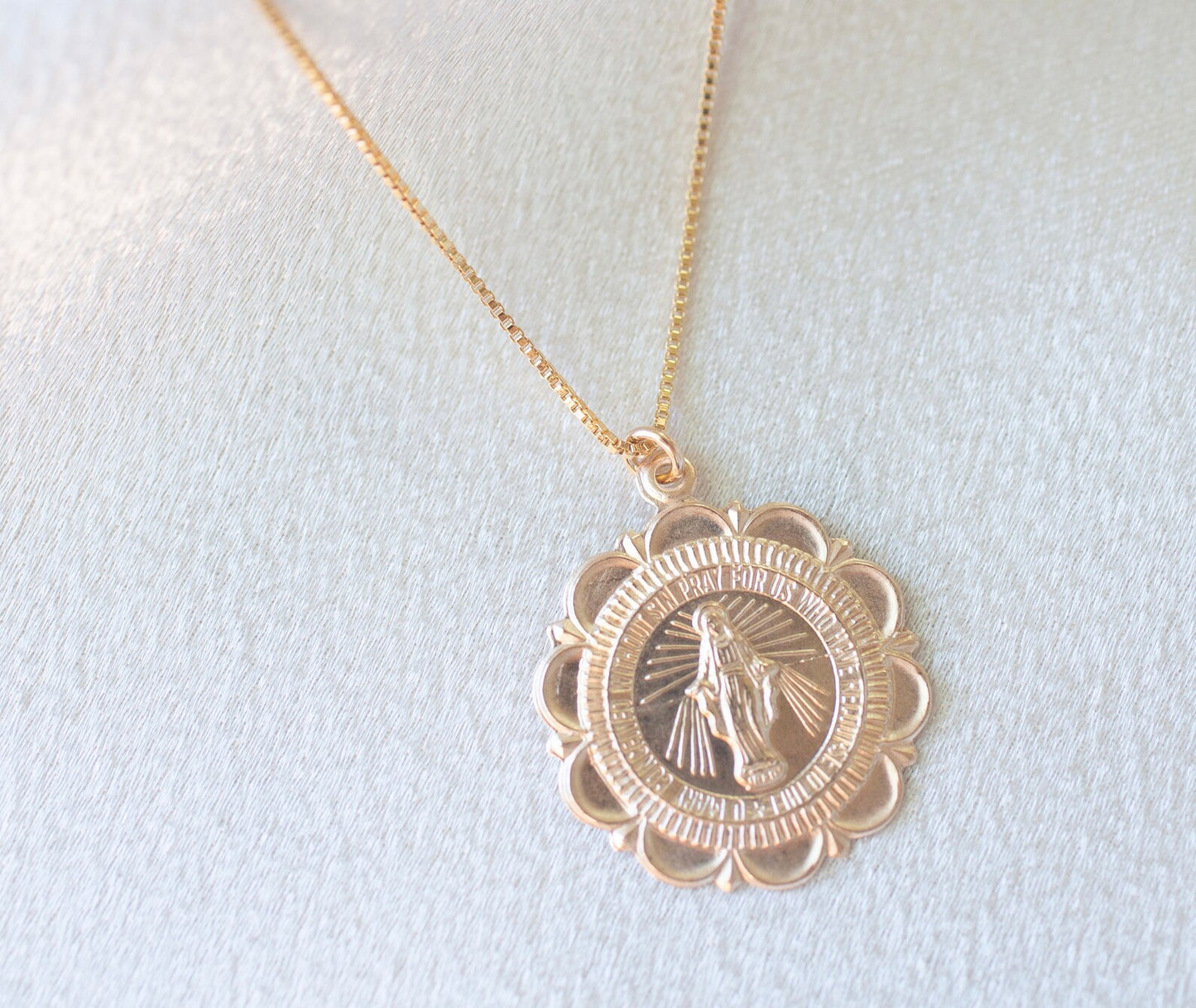 Gold Large Mary Necklace Women