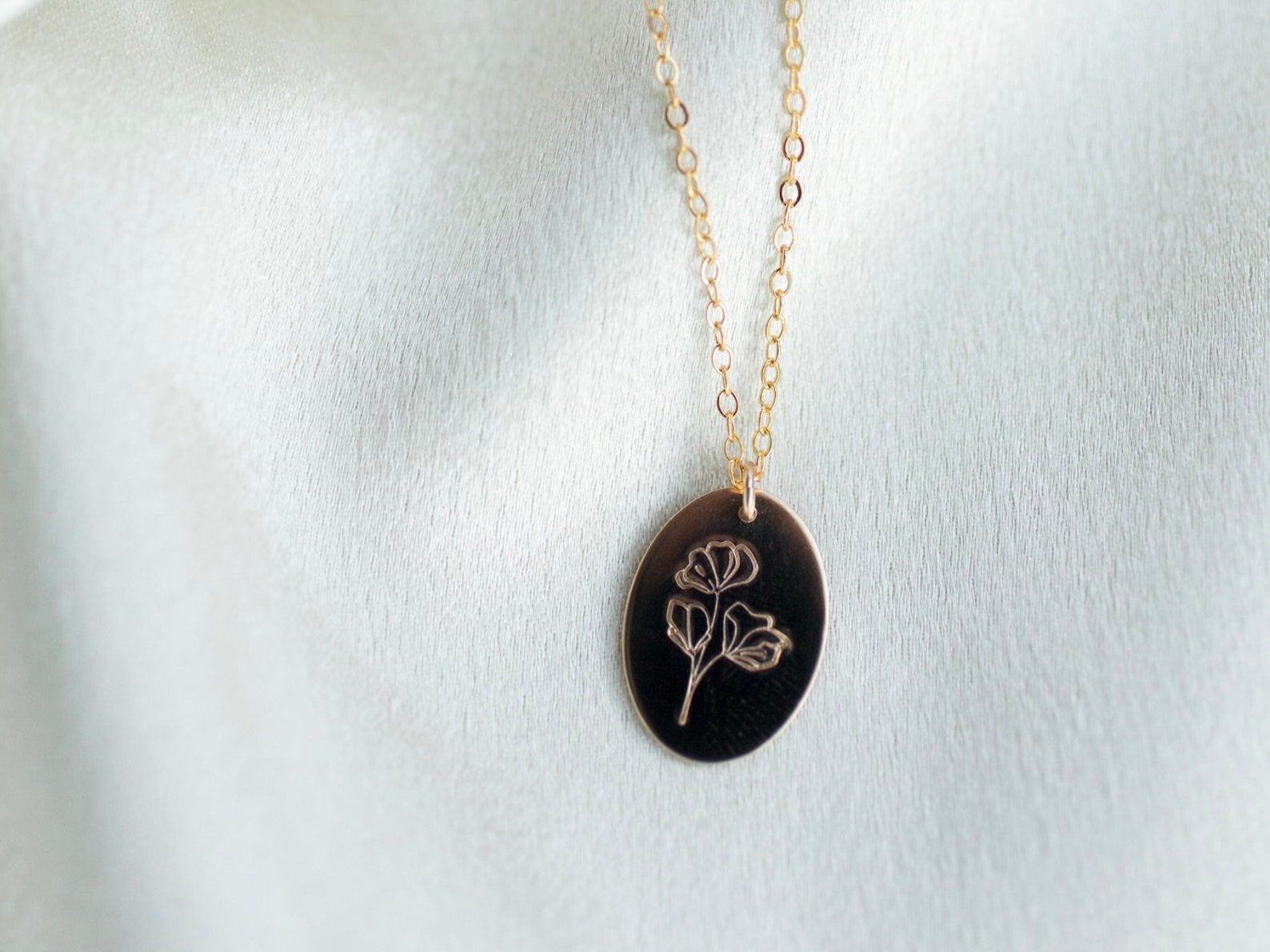 Gold Flower Necklaces With Chain 