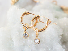 Load image into Gallery viewer, Gold Classic Sparkle Earring
