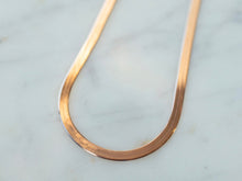 Load image into Gallery viewer, Medium Rose Gold Herringbone Necklace
