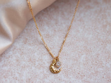 Load image into Gallery viewer, Sparkle Moon Necklace
