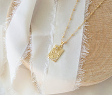 Load image into Gallery viewer, Starry Sun Necklace
